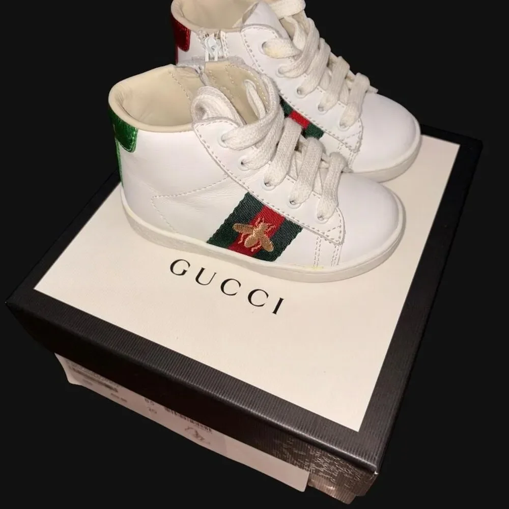 Gucci White First-shoes-baby-shoes / Size 4.5-5